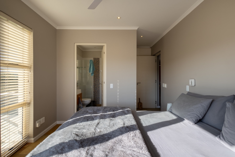 4 Bedroom Property for Sale in Whale Rock Beach Western Cape
